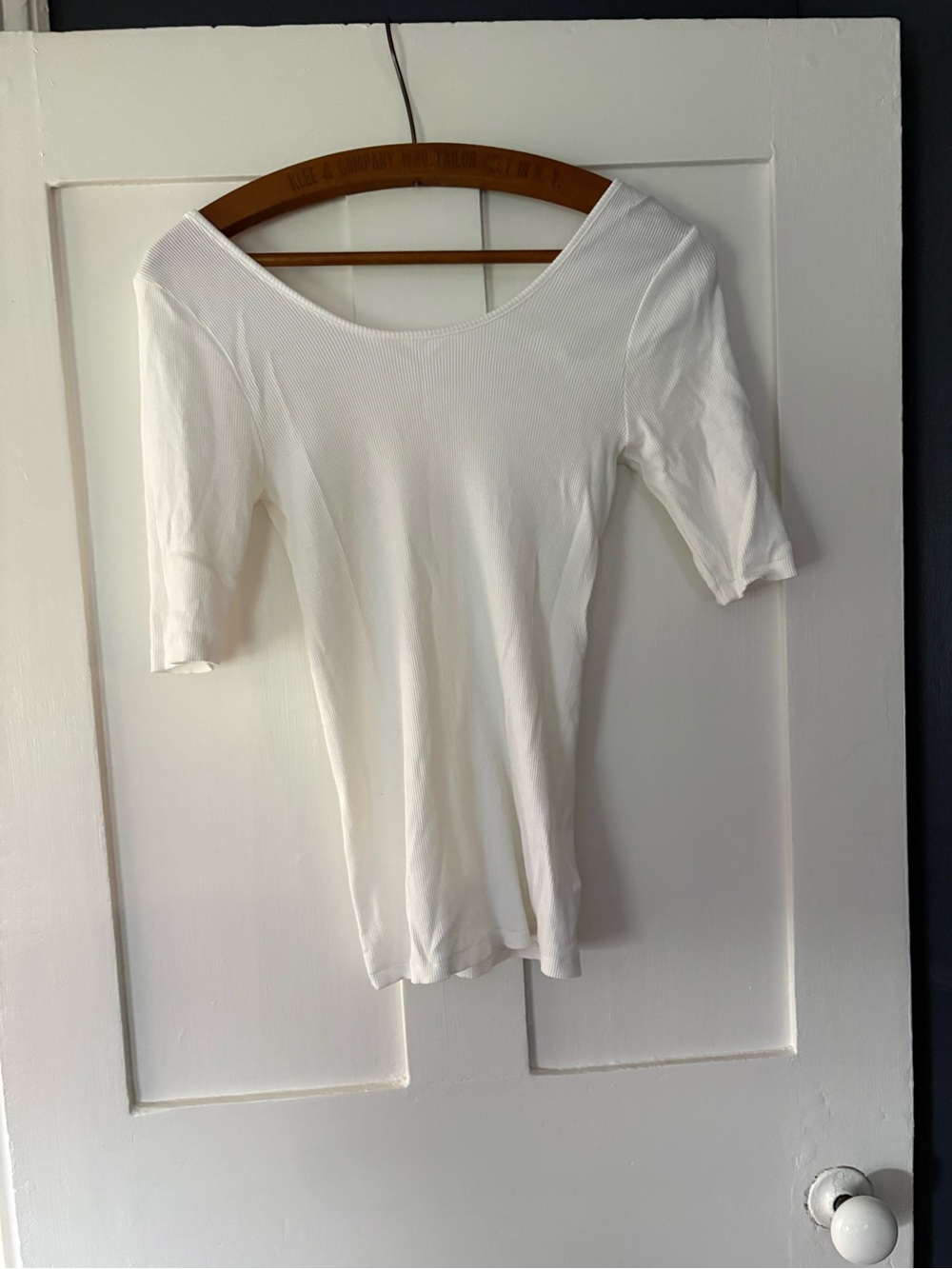 Slim Scoop Neck Short Sleeve Top in White